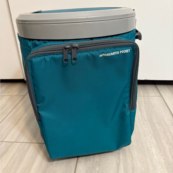 Vintage Budweiser Chest Cooler Retro Bright Colors Portable - Good Condition - Picture 3 of 16